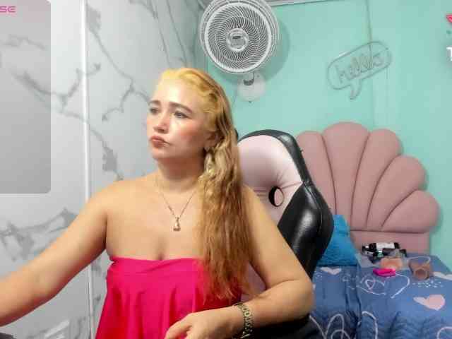 noelia-milf19 webcam