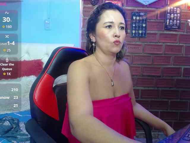 noelia-milf19 webcam
