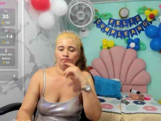 noelia-milf19 webcam