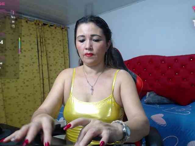 noelia-milf19 webcam