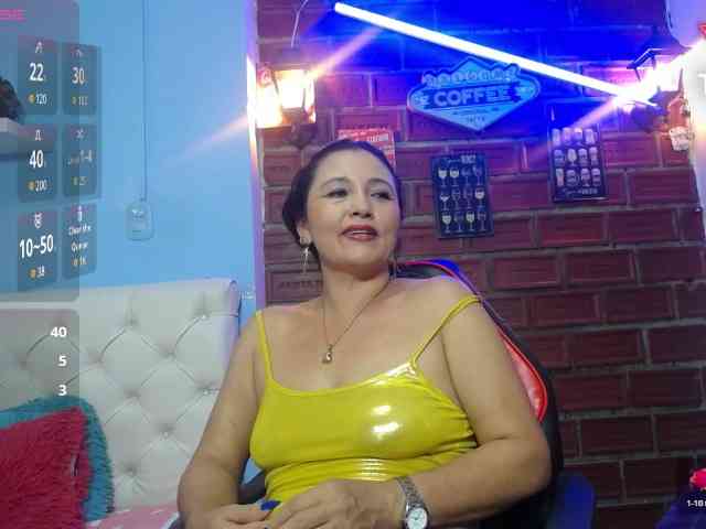 noelia-milf19 webcam
