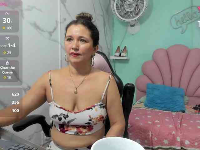 noelia-milf19 webcam