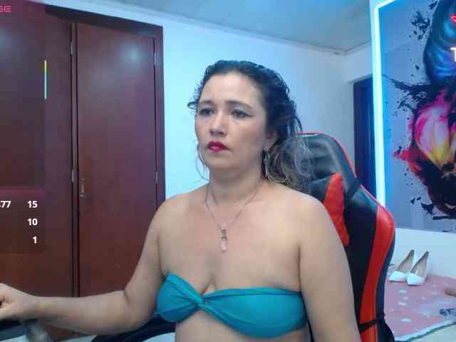 noelia-milf19 webcam