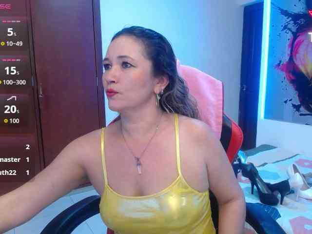 noelia-milf19 webcam