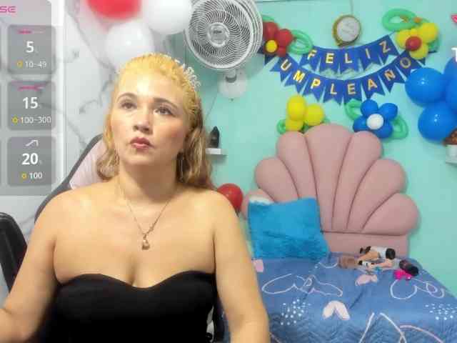 noelia-milf19 webcam