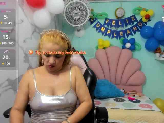 noelia-milf19 webcam
