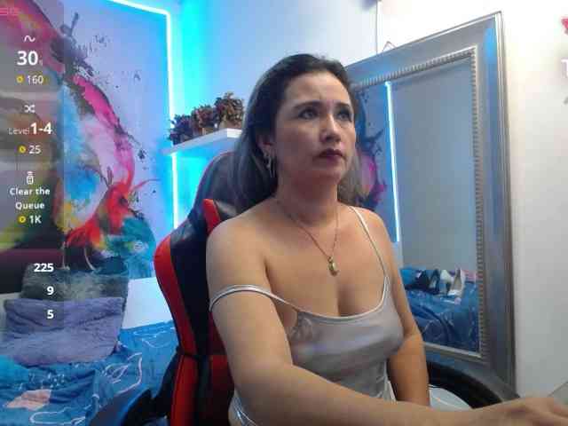 noelia-milf19 webcam