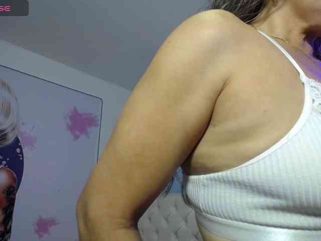noelia-milf19 webcam