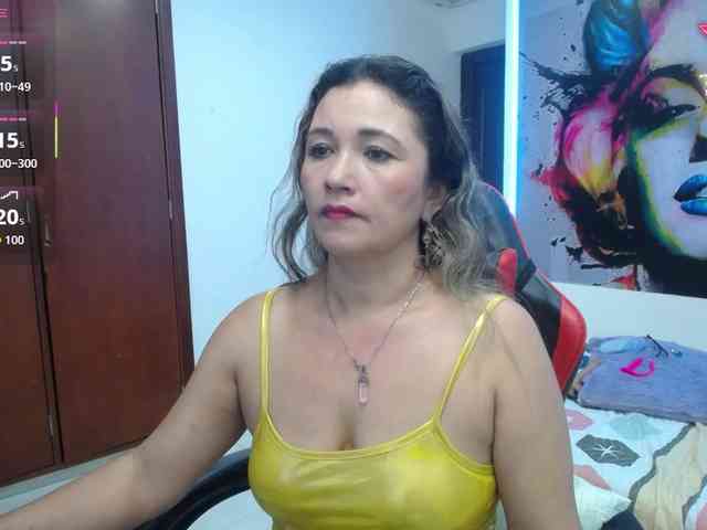 noelia-milf19 webcam