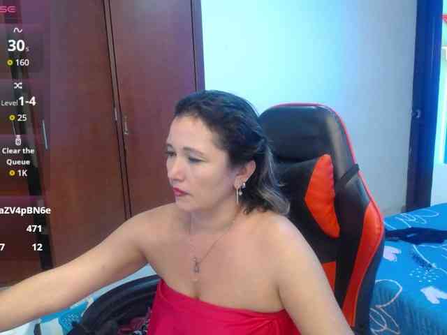 noelia-milf19 webcam