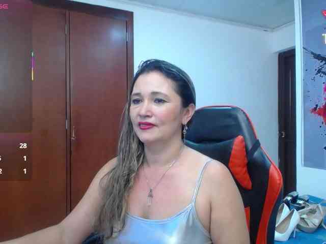 noelia-milf19 webcam
