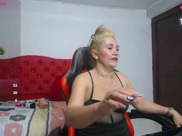 free random chat Noelia-milf19