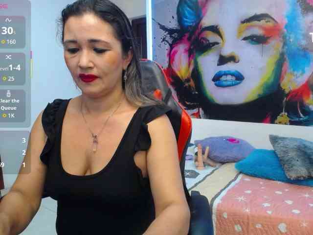 noelia-milf19 webcam