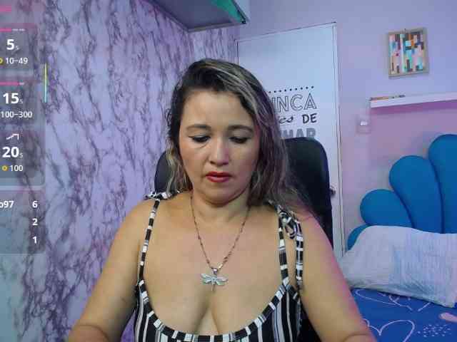 noelia-milf19 webcam