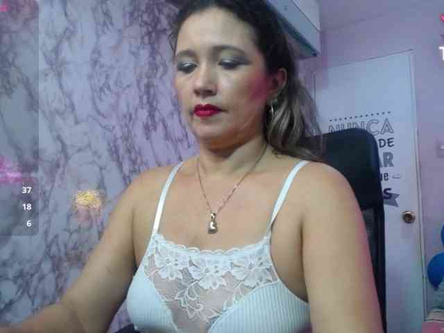 モデル: noelia-milf19