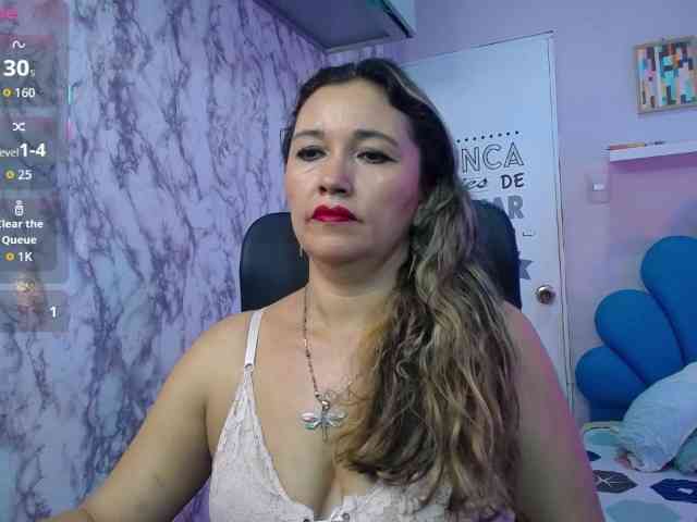 noelia-milf19 webcam