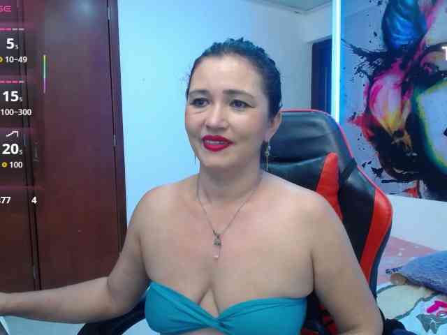 noelia-milf19 webcam