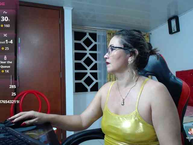 noelia-milf19 webcam
