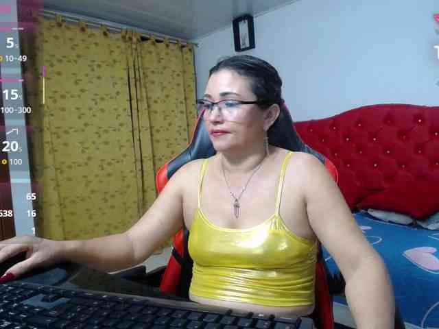 noelia-milf19 webcam