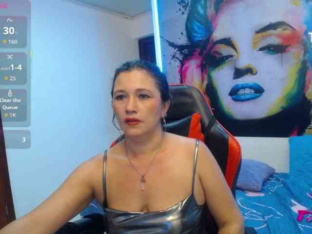 noelia-milf19 webcam