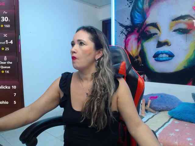 noelia-milf19 webcam