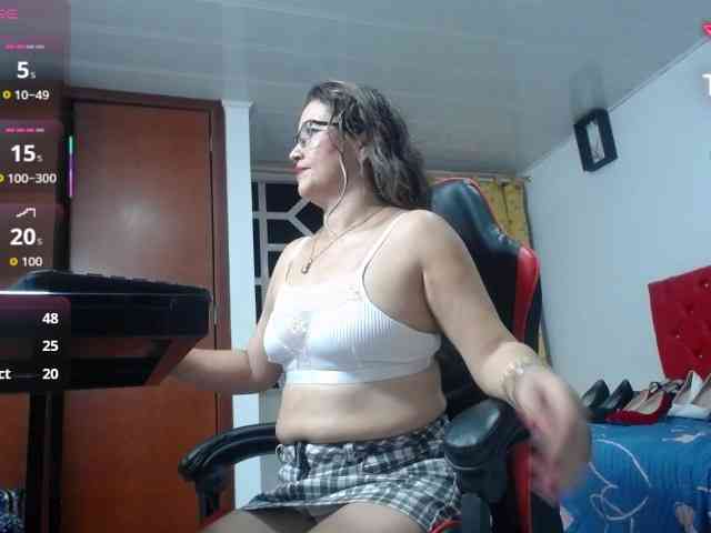 noelia-milf19 webcam