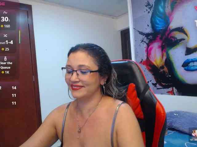 noelia-milf19 webcam