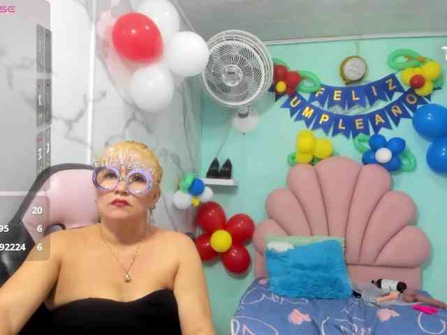 noelia-milf19 webcam