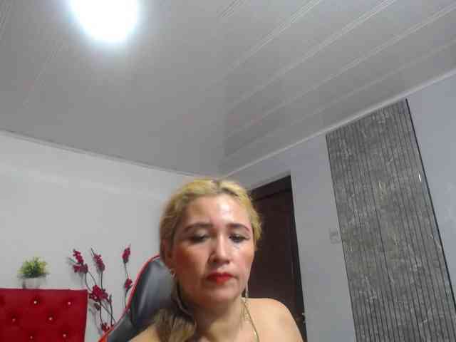 Modelo: noelia-milf19