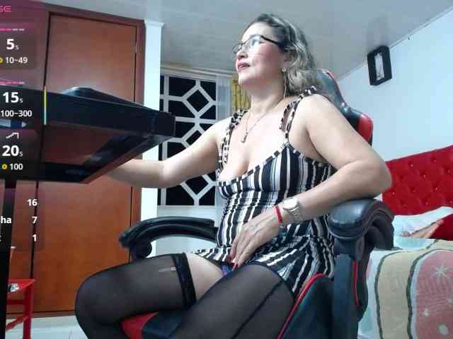 noelia-milf19 webcam
