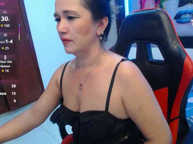 noelia-milf19 webcam