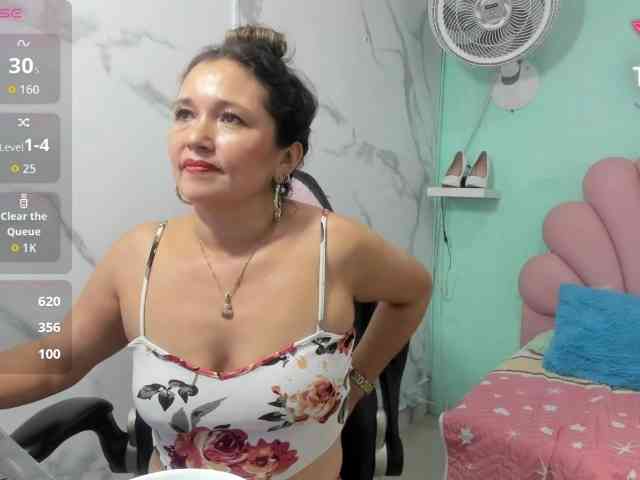 noelia-milf19 webcam