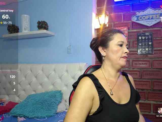 noelia-milf19 webcam