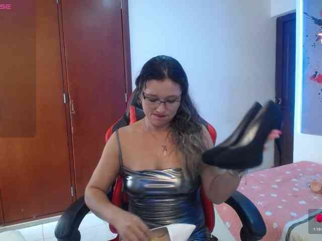 noelia-milf19 webcam