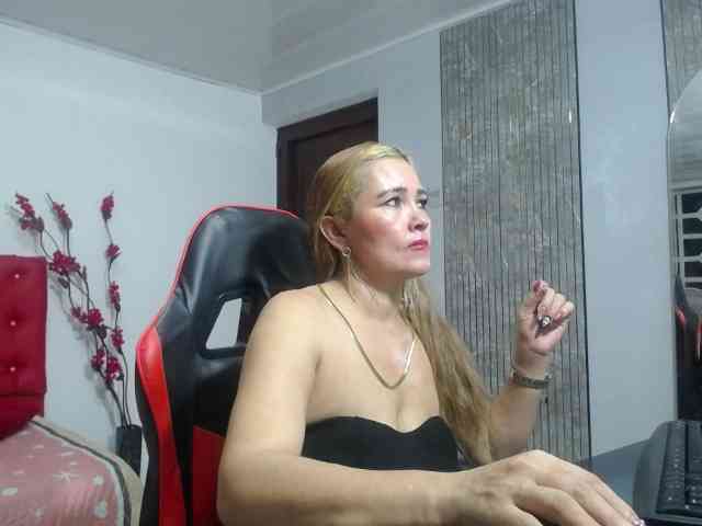 Model: noelia-milf19