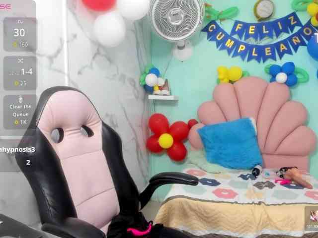 noelia-milf19 webcam