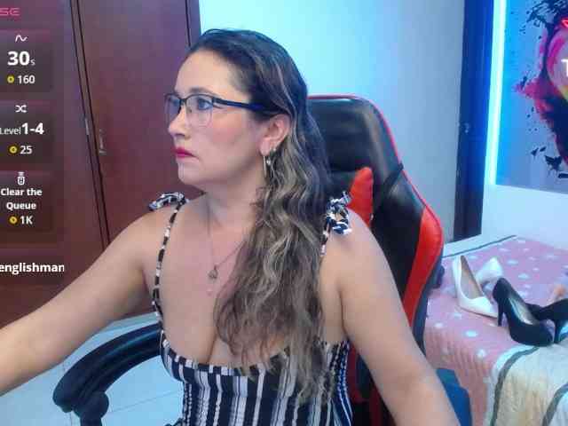 noelia-milf19 webcam