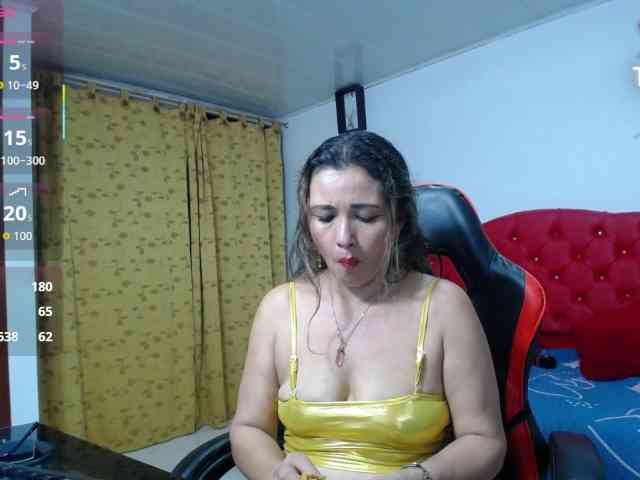 noelia-milf19 webcam