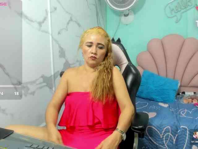 noelia-milf19 webcam