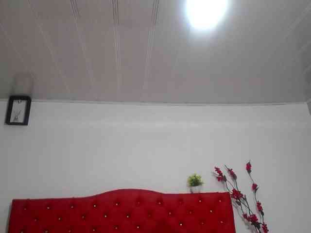 noelia-milf19's live room
