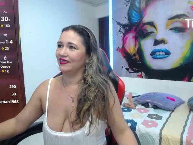 noelia-milf19 webcam