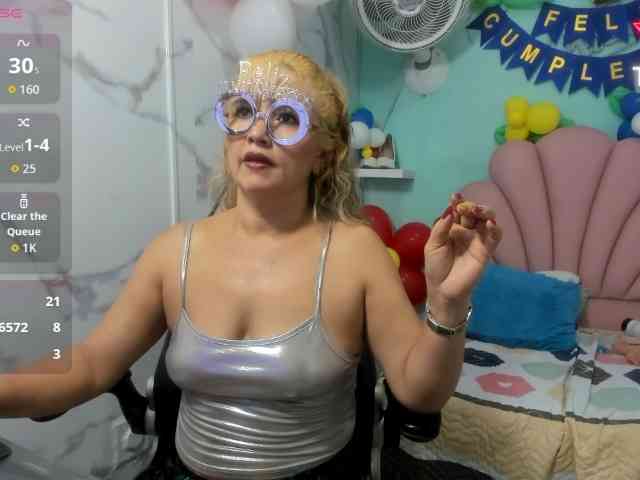 noelia-milf19 webcam
