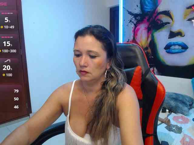 noelia-milf19 webcam