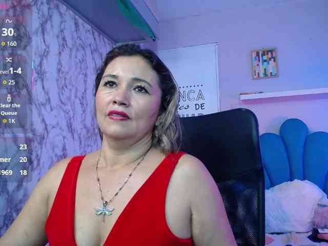 noelia-milf19 webcam