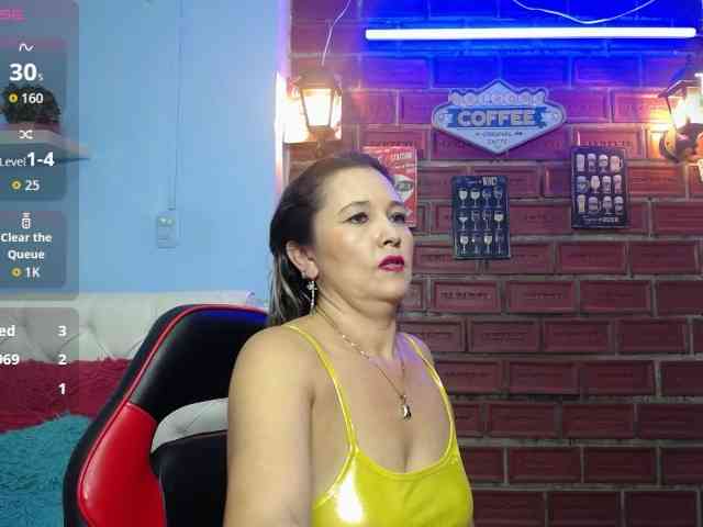 noelia-milf19 webcam