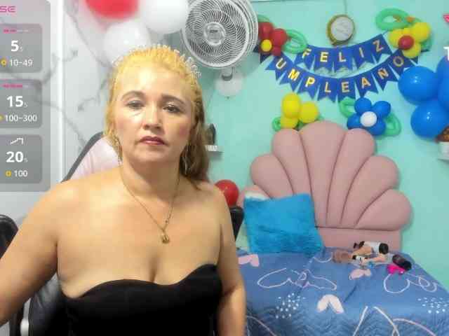 noelia-milf19 webcam