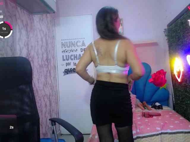 noelia-milf19 webcam