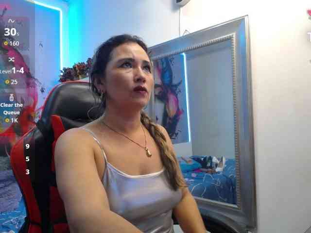 noelia-milf19 webcam