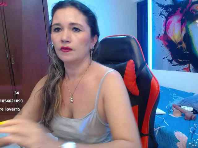 noelia-milf19 webcam