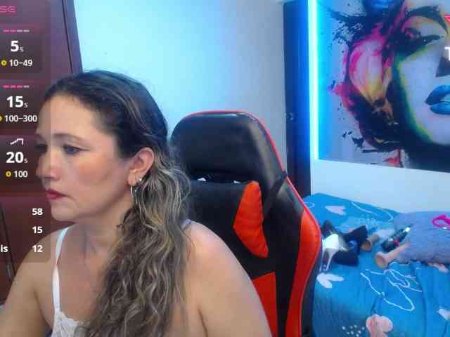 noelia-milf19 webcam